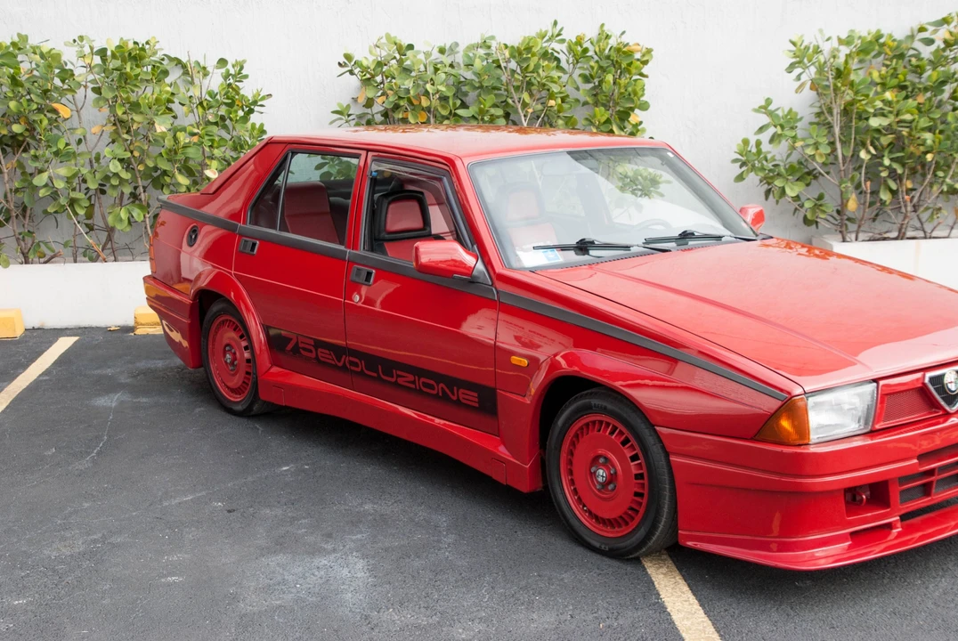 1987 Alfa Romeo 75/Milano - Image 16 of 31