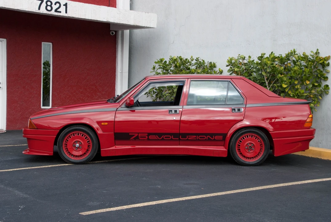 1987 Alfa Romeo 75/Milano - Image 11 of 31