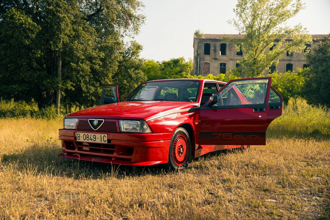 1987 Alfa Romeo 75/Milano - Image 12 of 31