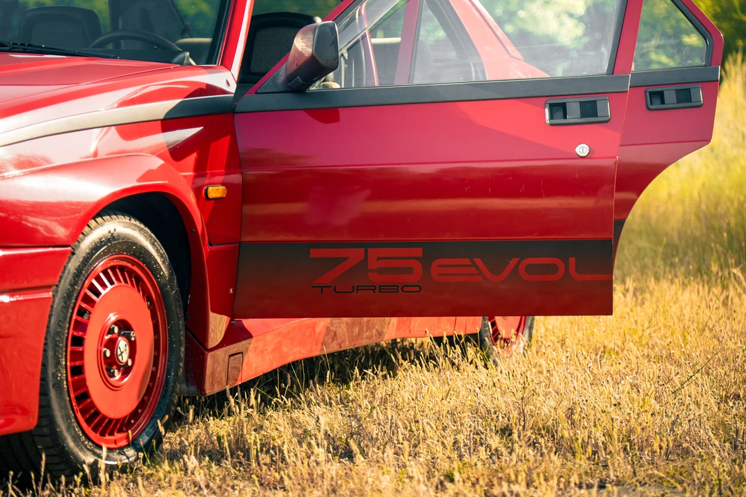 1987 Alfa Romeo 75/Milano - Image 23 of 31