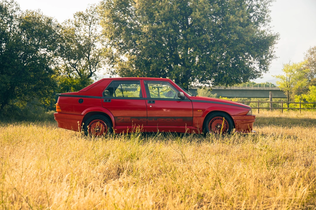 1987 Alfa Romeo 75/Milano - Image 8 of 31