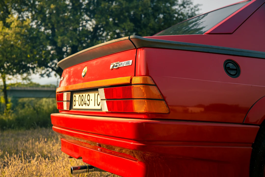1987 Alfa Romeo 75/Milano - Image 28 of 31