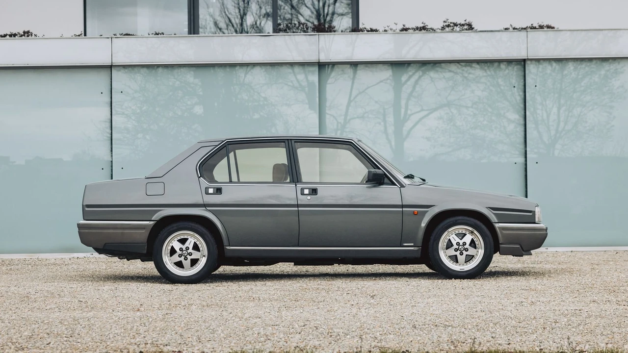 1987 Alfa Romeo 75/Milano - Image 27 of 31
