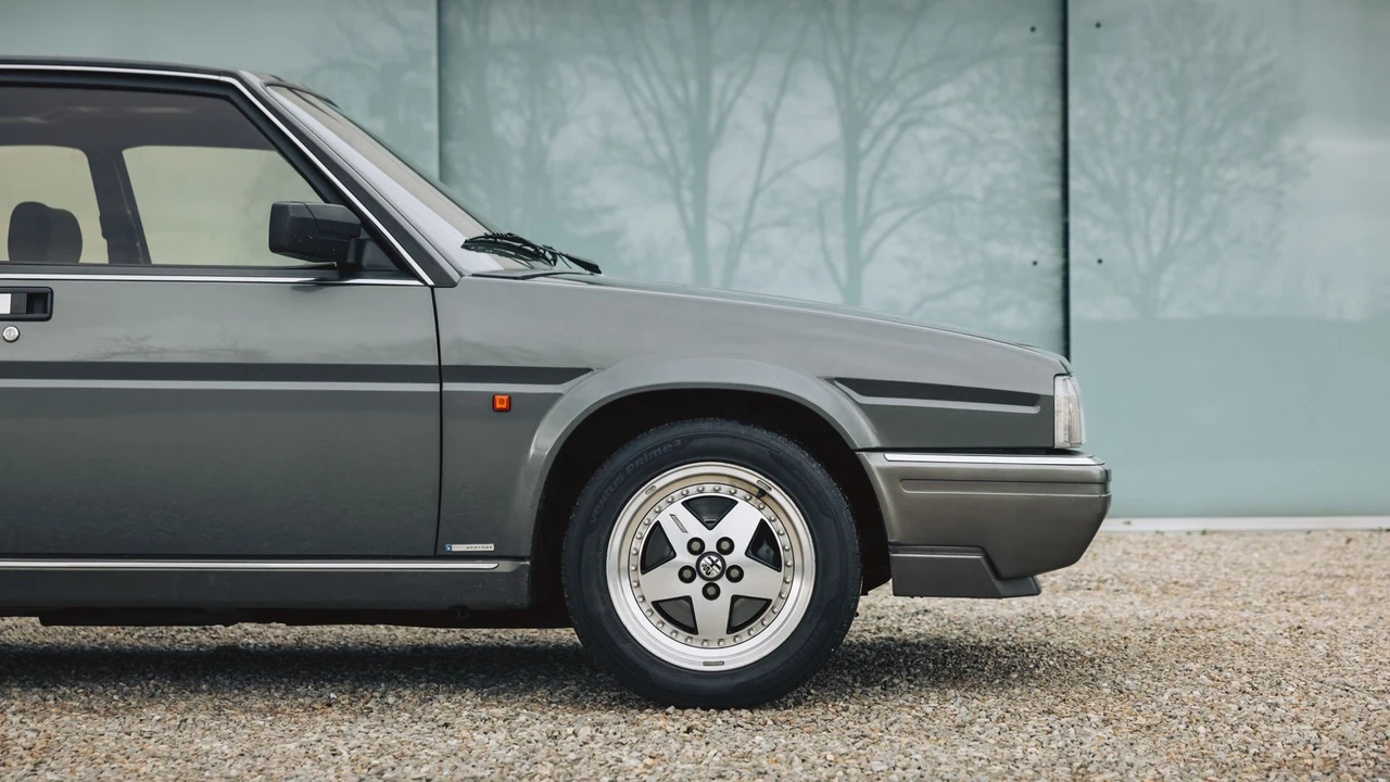 1987 Alfa Romeo 75/Milano - Image 31 of 31