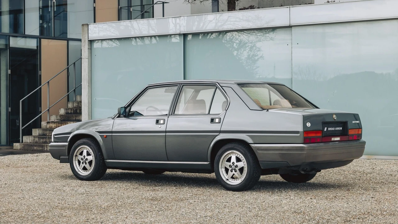 1987 Alfa Romeo 75/Milano - Image 28 of 31