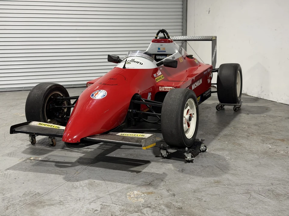 1987 Alfa Romeo - Image 11 of 31