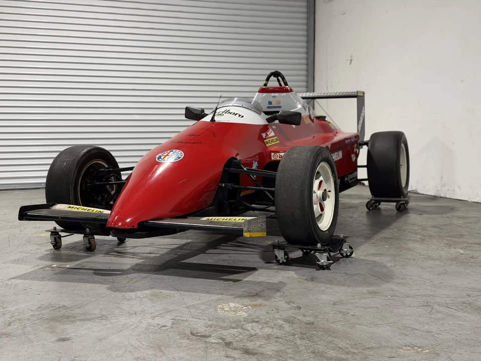 1987 Alfa Romeo - Image 13 of 31