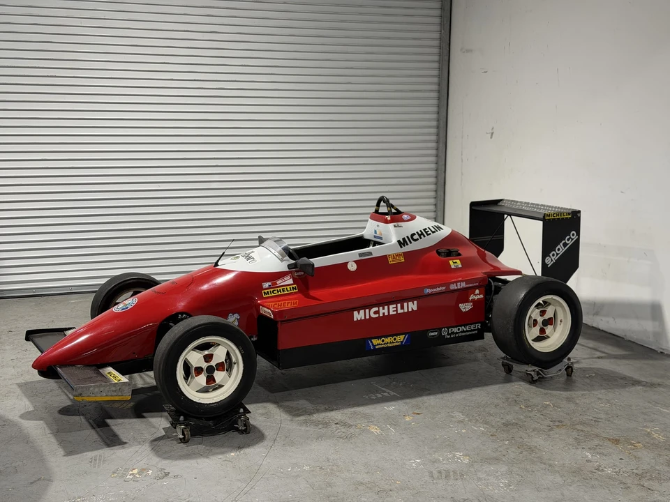 1987 Alfa Romeo - Image 19 of 31