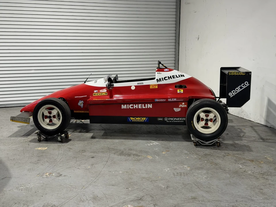 1987 Alfa Romeo - Image 21 of 31