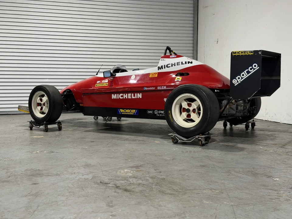 1987 Alfa Romeo - Image 23 of 31