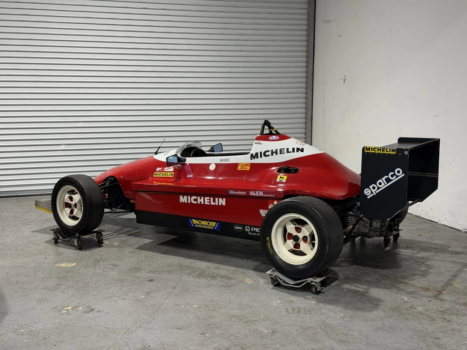 1987 Alfa Romeo - Image 24 of 31