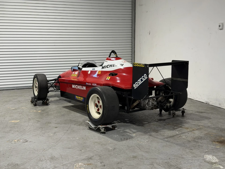 1987 Alfa Romeo - Image 27 of 31