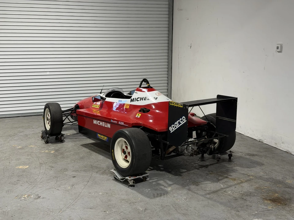 1987 Alfa Romeo - Image 28 of 31