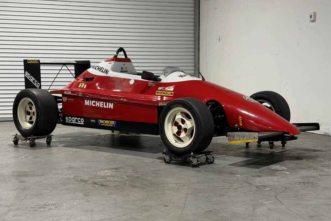 1987 Alfa Romeo - Image 2 of 31