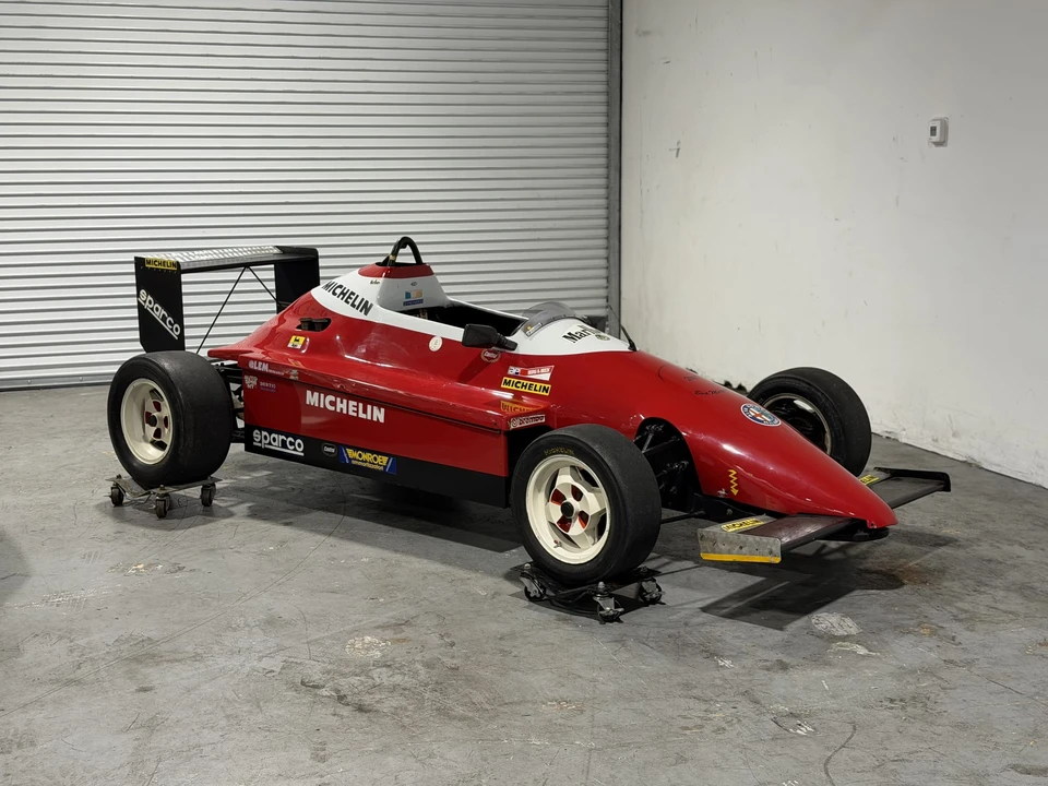 1987 Alfa Romeo - Image 3 of 31
