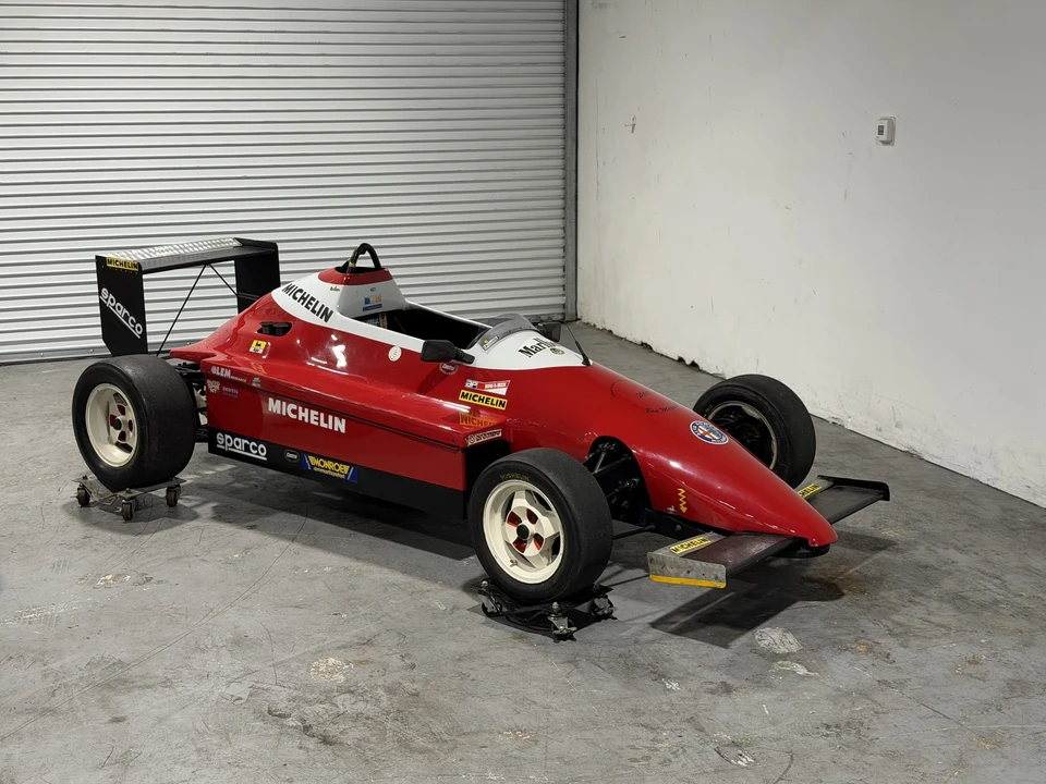 1987 Alfa Romeo - Image 4 of 31