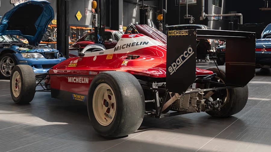 1987 Alfa Romeo - Image 13 of 31
