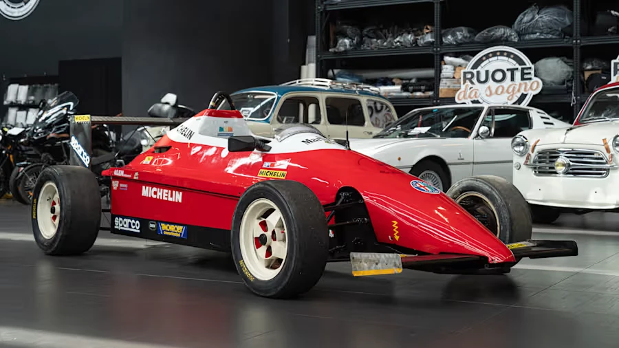 1987 Alfa Romeo - Image 6 of 31