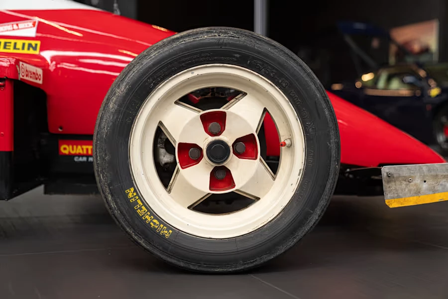 1987 Alfa Romeo - Image 20 of 31