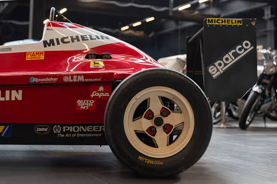 1987 Alfa Romeo - Image 27 of 31