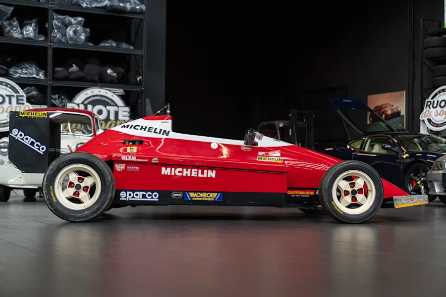 1987 Alfa Romeo - Image 11 of 31