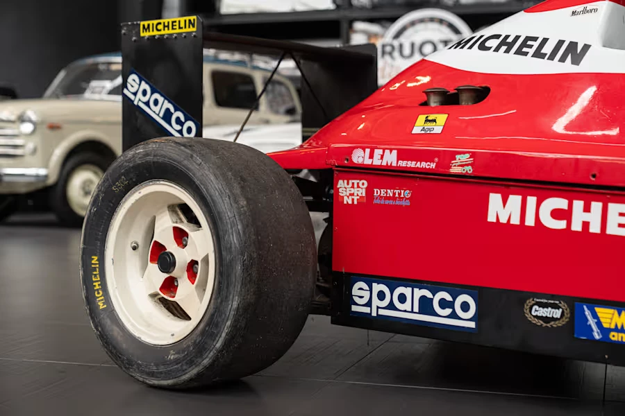 1987 Alfa Romeo - Image 22 of 31