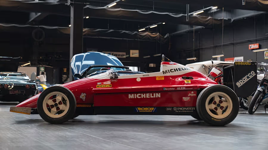 1987 Alfa Romeo - Image 2 of 31
