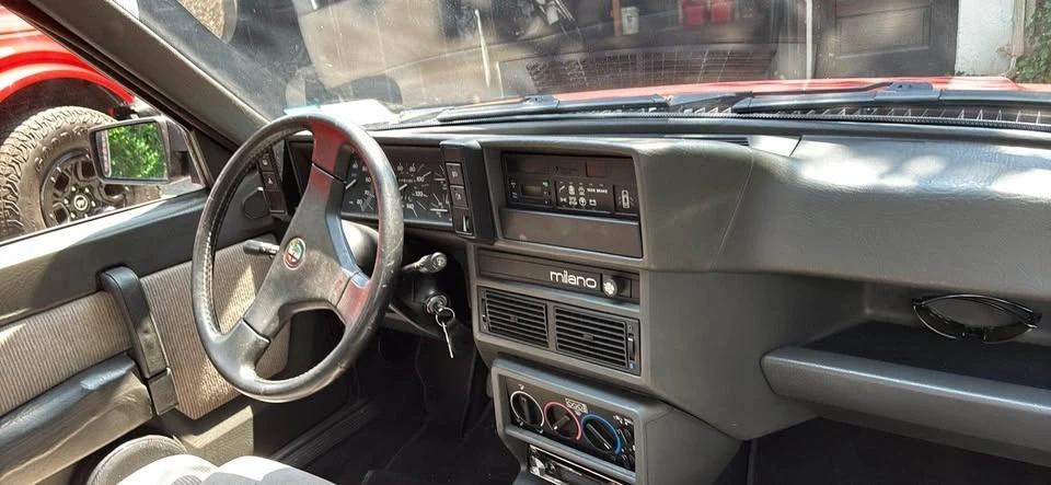 1987 Alfa Romeo 75/Milano - Image 7 of 10