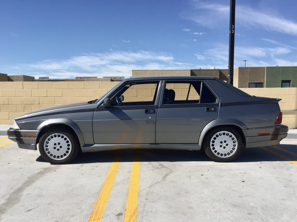 1987 Alfa Romeo 75/Milano - Image 5 of 31