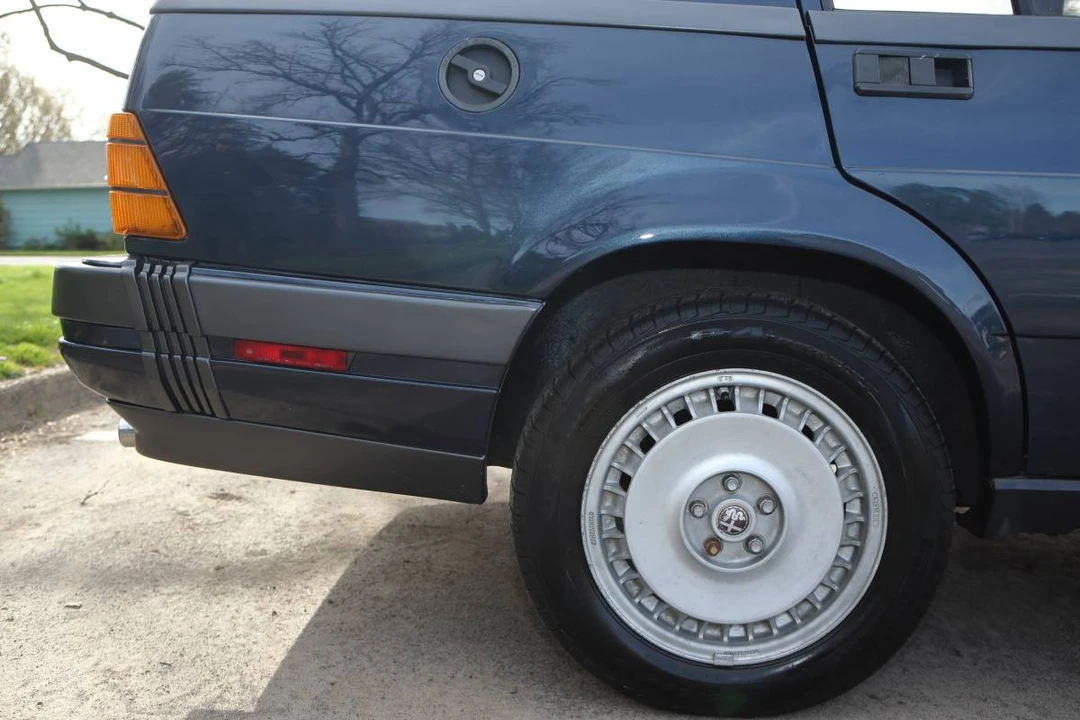 1987 Alfa Romeo 75/Milano - Image 11 of 20