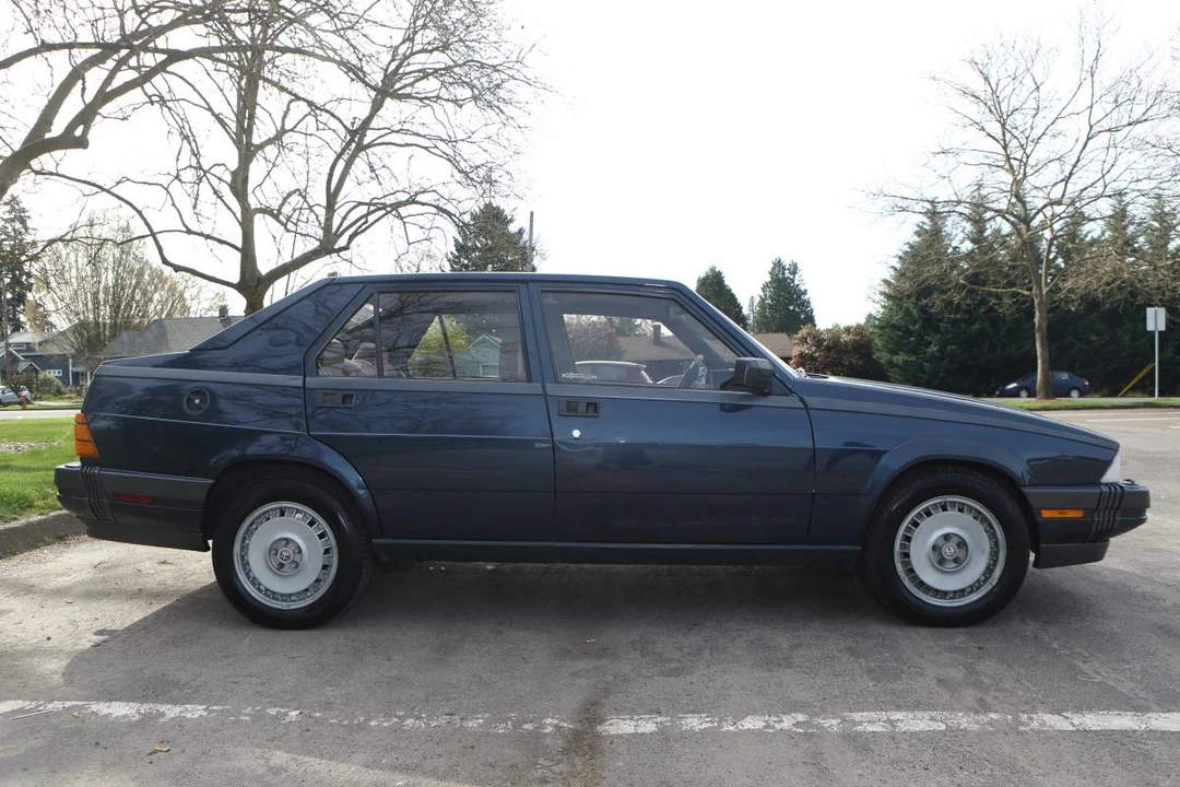 1987 Alfa Romeo 75/Milano - Image 4 of 20