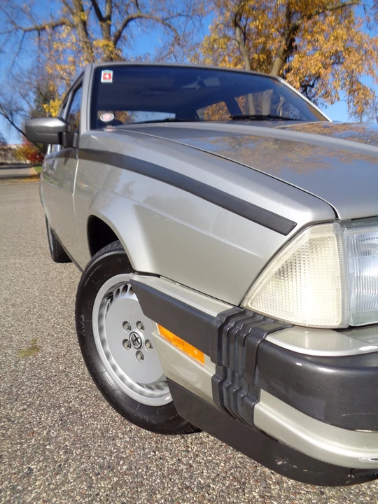 1987 Alfa Romeo 75/Milano - Image 25 of 31