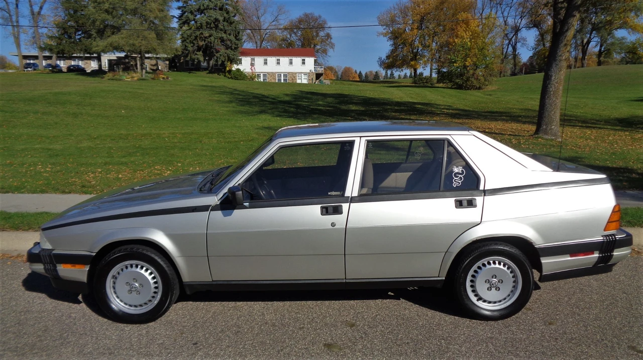 1987 Alfa Romeo 75/Milano - Image 4 of 31