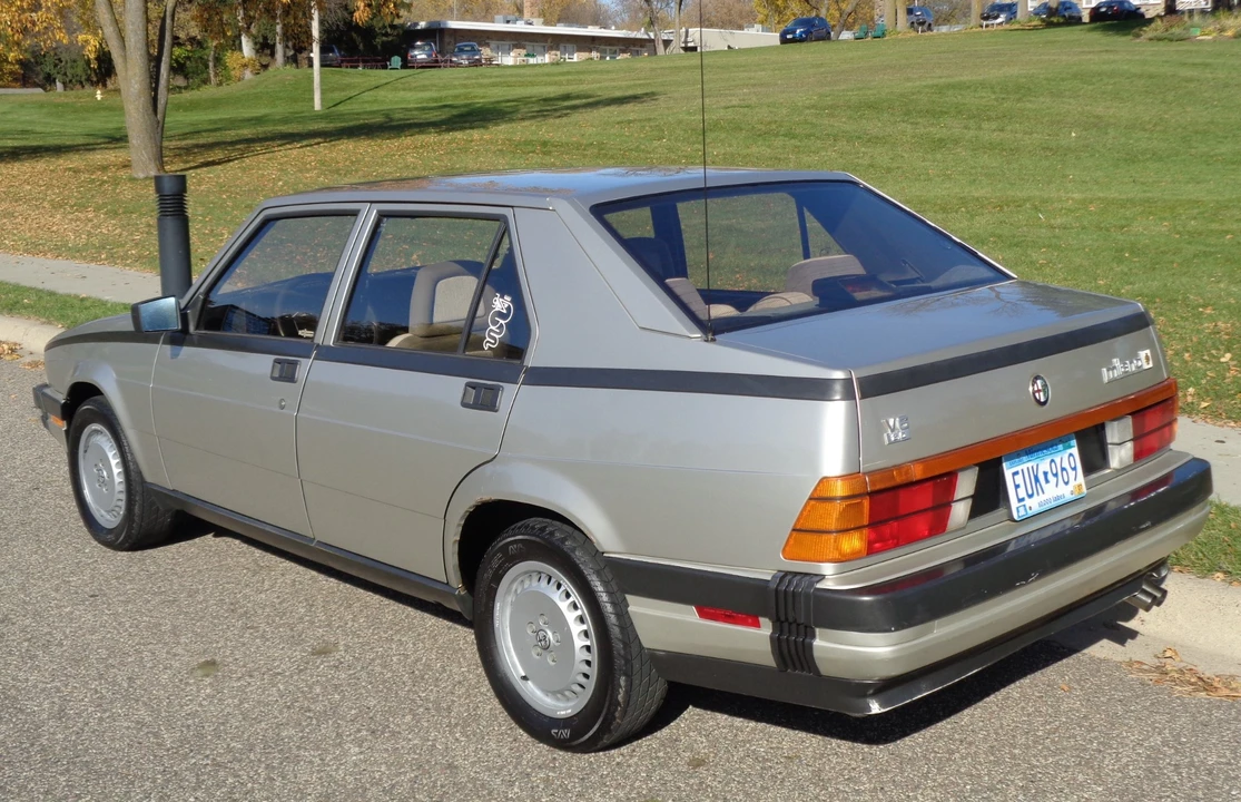 1987 Alfa Romeo 75/Milano - Image 9 of 31