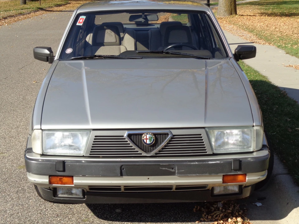 1987 Alfa Romeo 75/Milano - Image 11 of 31