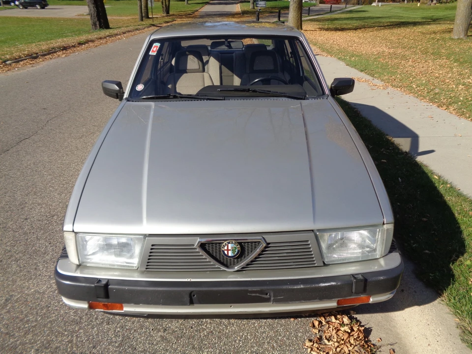1987 Alfa Romeo 75/Milano - Image 15 of 31