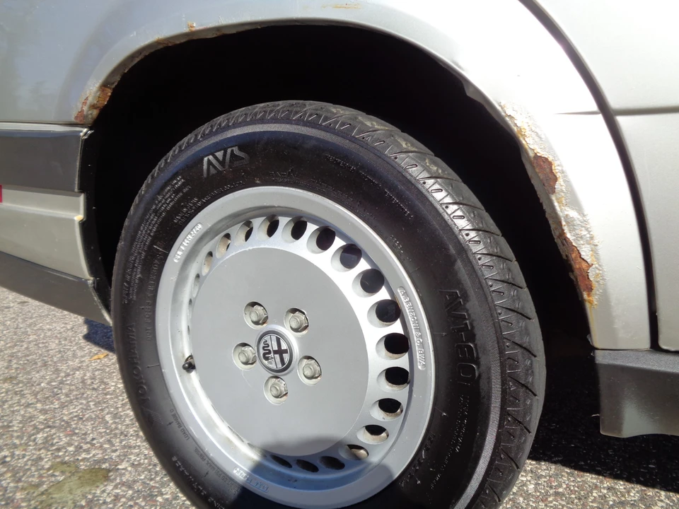 1987 Alfa Romeo 75/Milano - Image 30 of 31