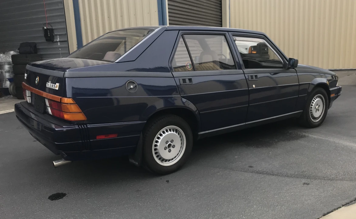 1987 Alfa Romeo 75/Milano - Image 7 of 31