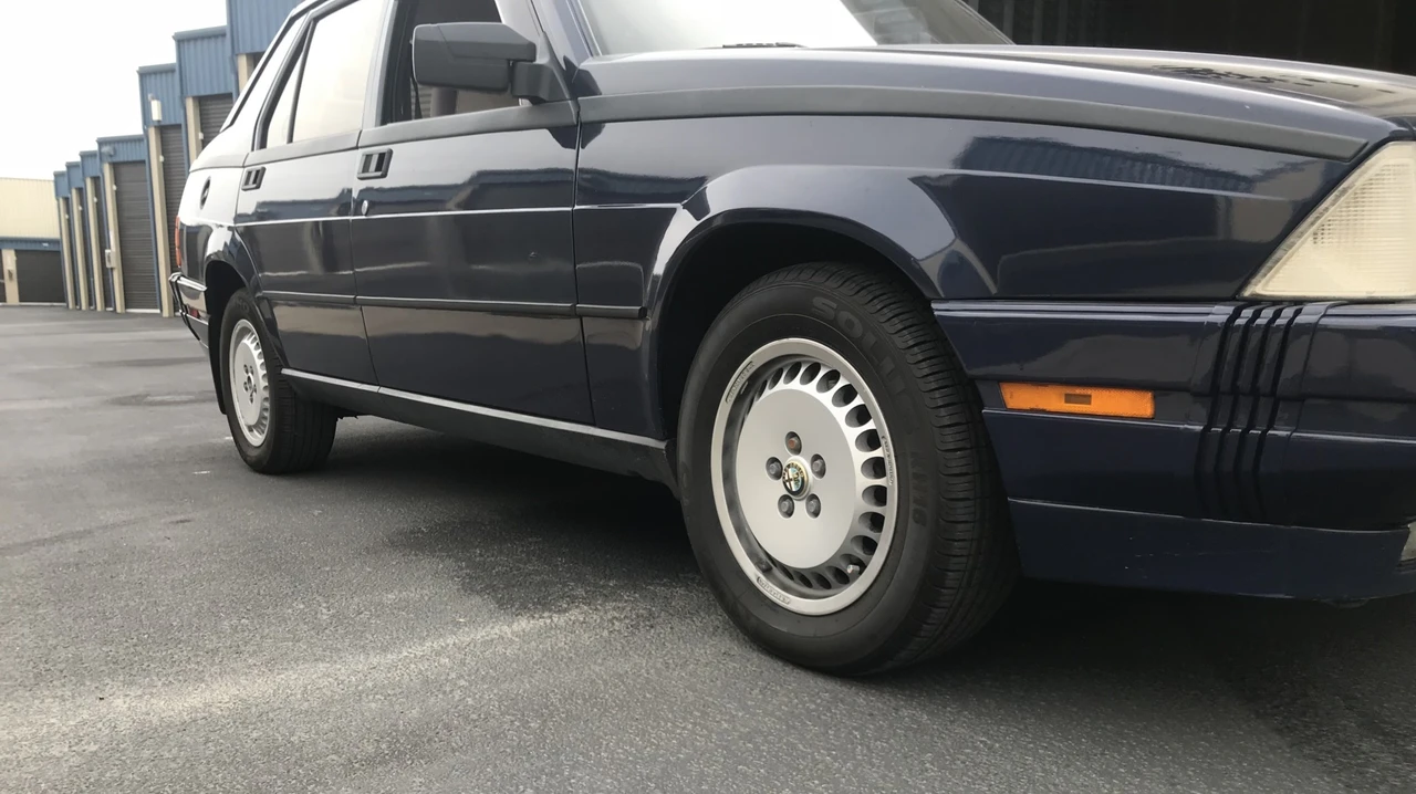 1987 Alfa Romeo 75/Milano - Image 21 of 31