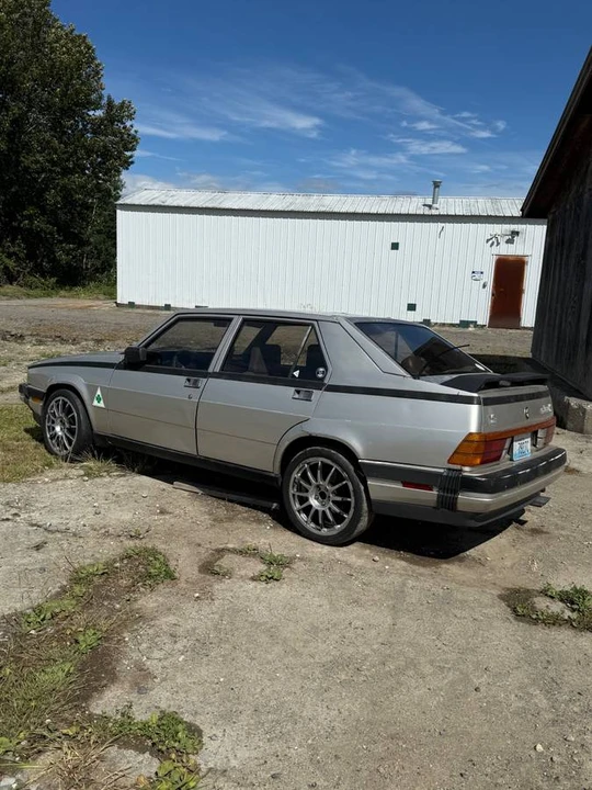 1987 Alfa Romeo 75/Milano - Image 2 of 17