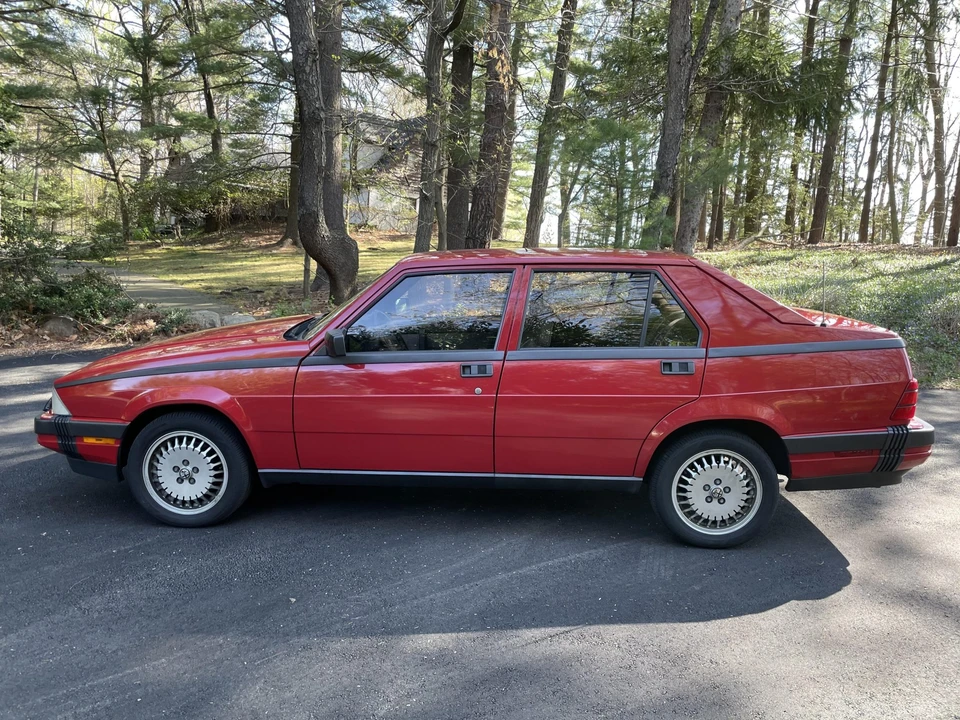 1987 Alfa Romeo 75/Milano - Image 5 of 31