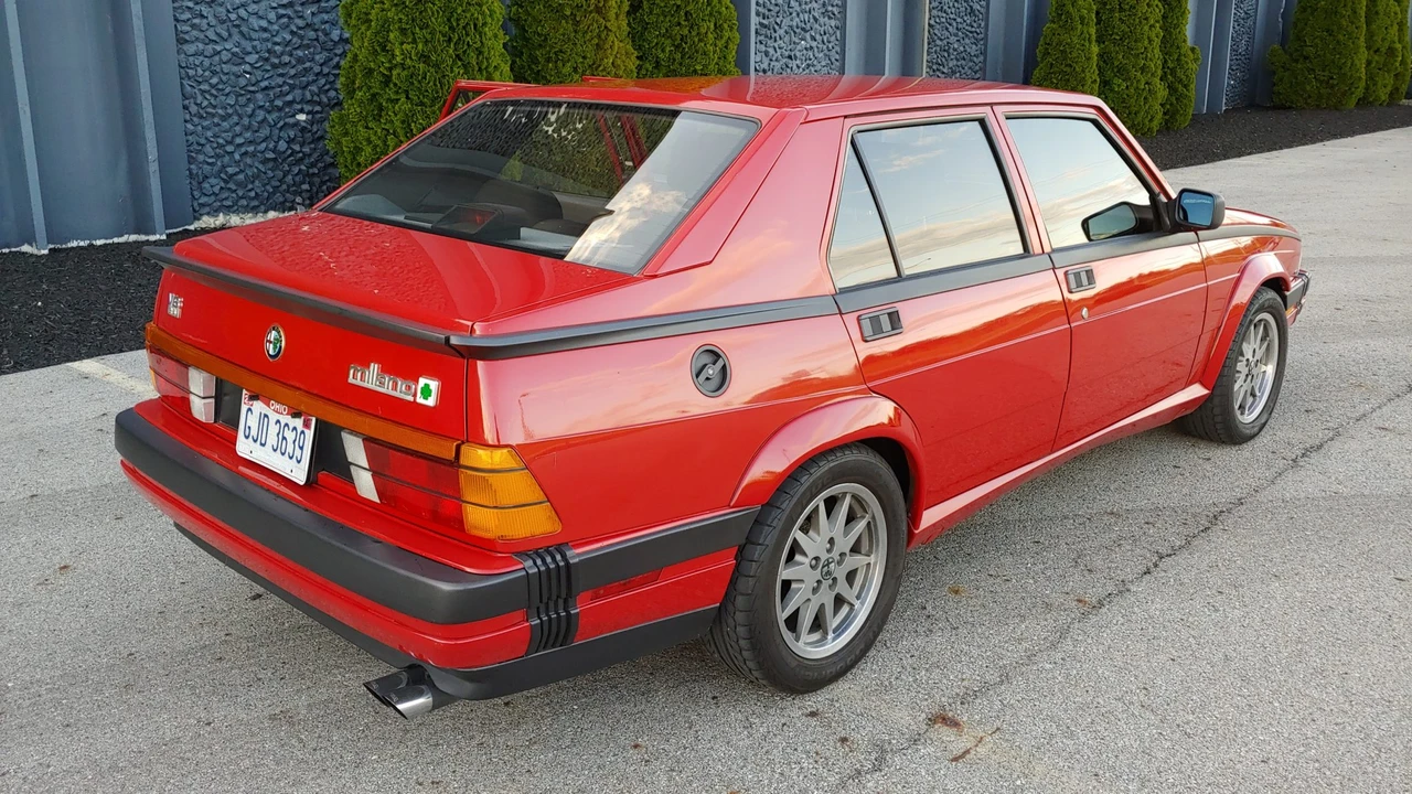 1987 Alfa Romeo 75/Milano - Image 13 of 31