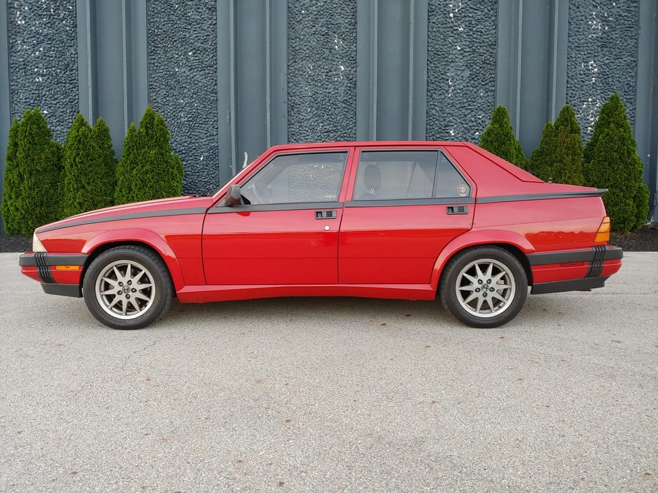 1987 Alfa Romeo 75/Milano - Image 21 of 31