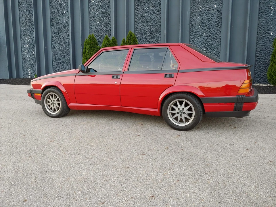 1987 Alfa Romeo 75/Milano - Image 20 of 31