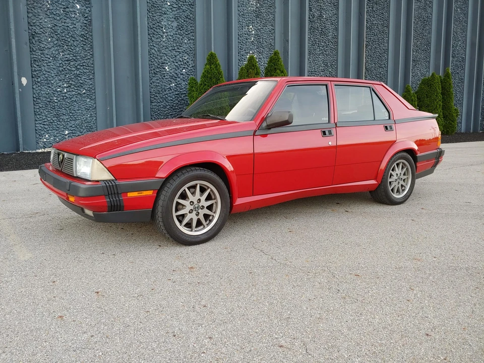 1987 Alfa Romeo 75/Milano - Image 2 of 31
