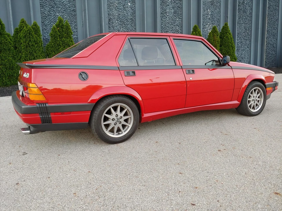 1987 Alfa Romeo 75/Milano - Image 10 of 31