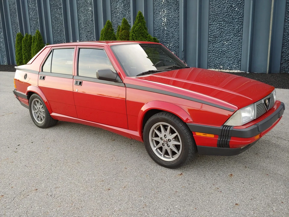1987 Alfa Romeo 75/Milano - Image 7 of 31