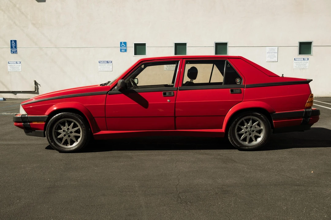 1987 Alfa Romeo 75/Milano - Image 11 of 31