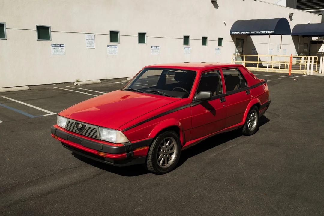 1987 Alfa Romeo 75/Milano - Image 7 of 31