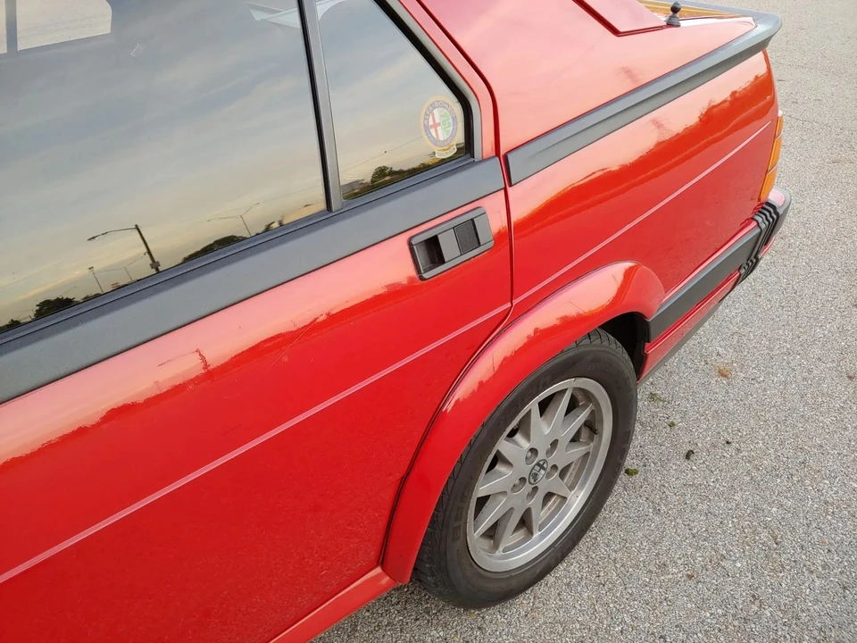 1987 Alfa Romeo 75/Milano - Image 25 of 31
